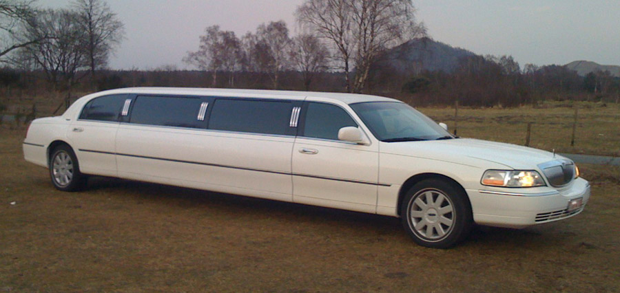 Lincoln White Limousine (Lincoln Limo)